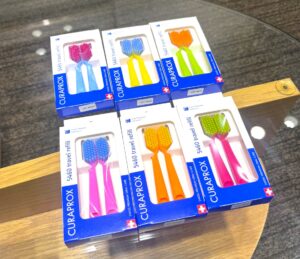 トラベルセットを含むCRAPROX商品の購入は、港区赤坂・溜池山王の歯医者、寺西歯科医院までお越しください。